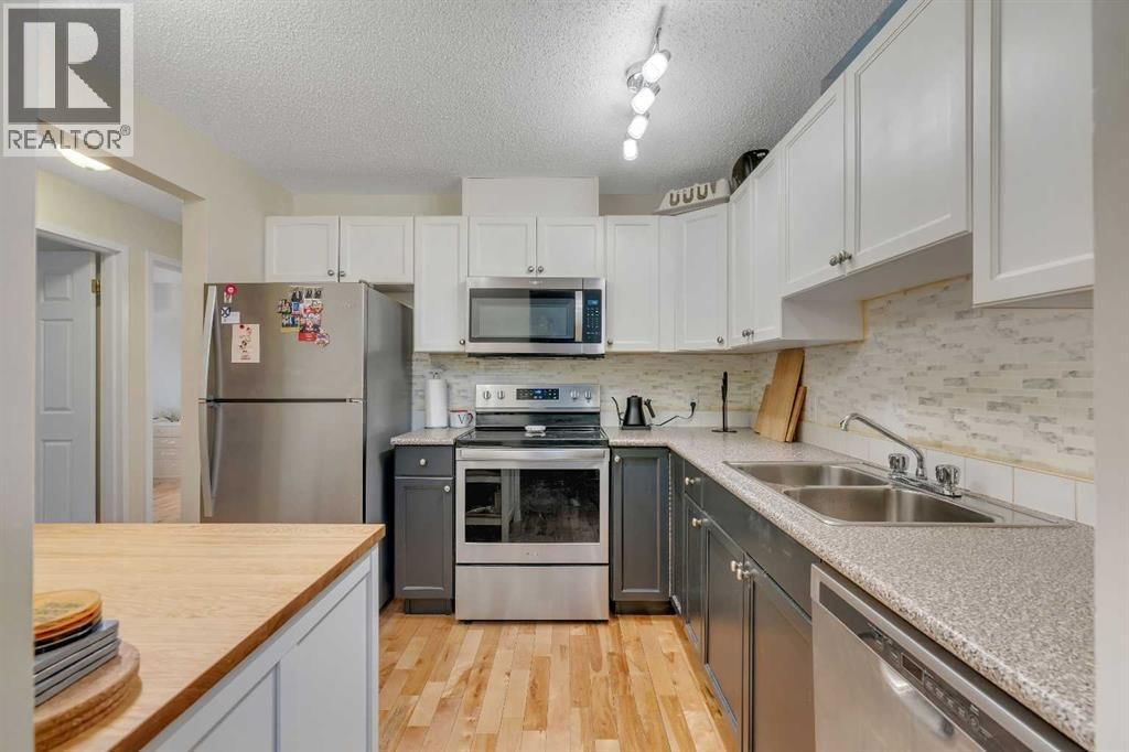 1919 17 Avenue property photo