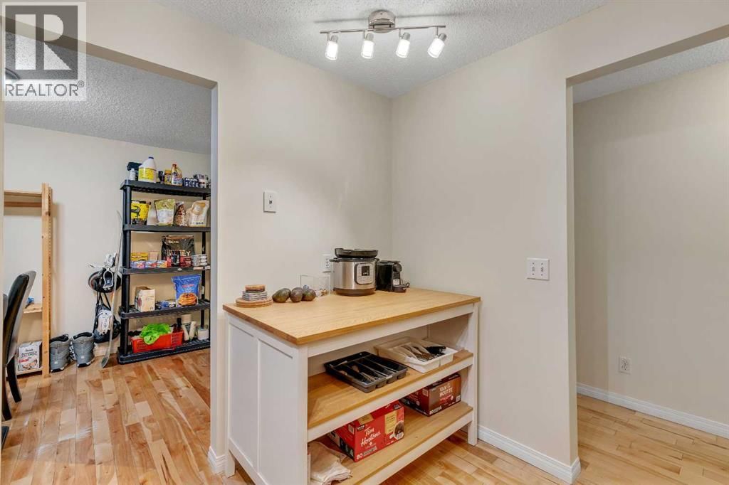 1919 17 Avenue property photo
