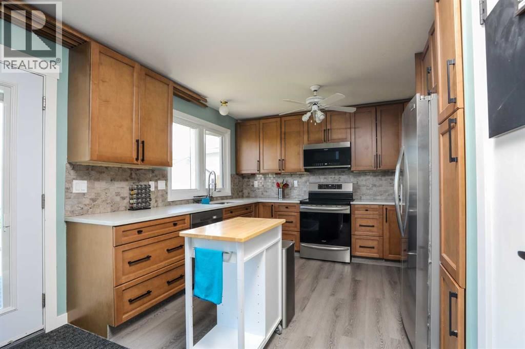 97 LAVAL COURT WEST Image 11