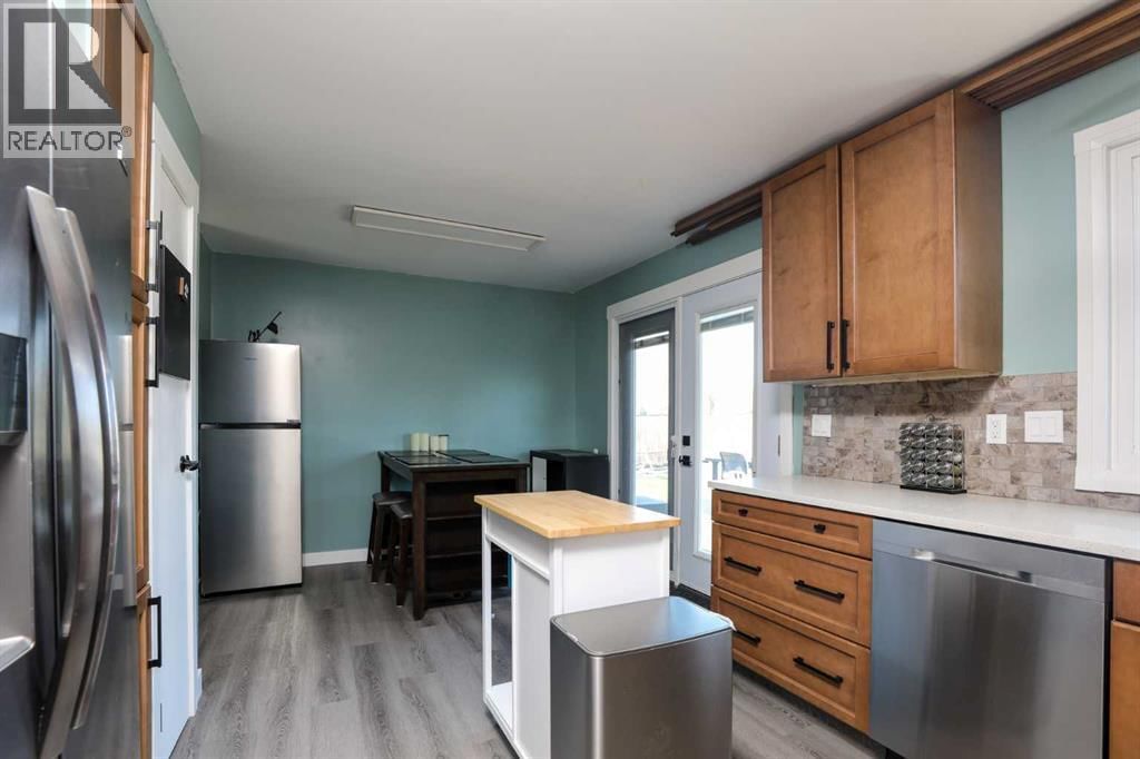 97 LAVAL COURT WEST Image 14