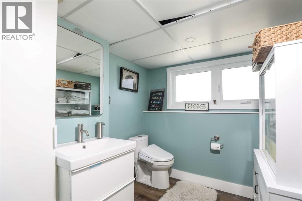 97 LAVAL COURT WEST Image 25