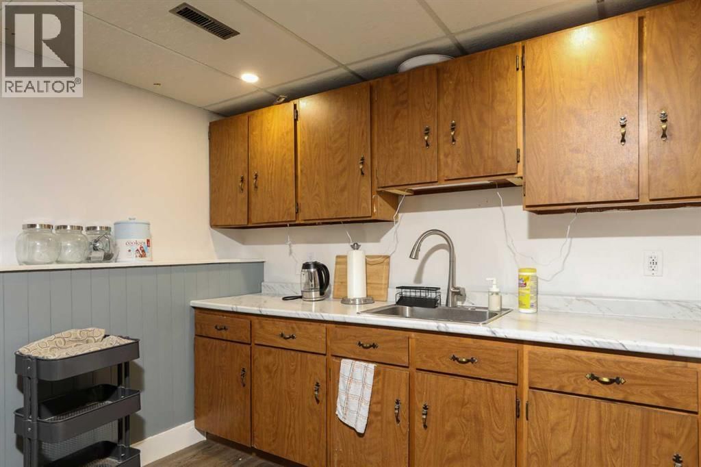 97 LAVAL COURT WEST Image 28