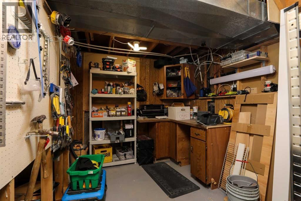 97 LAVAL COURT WEST Image 35