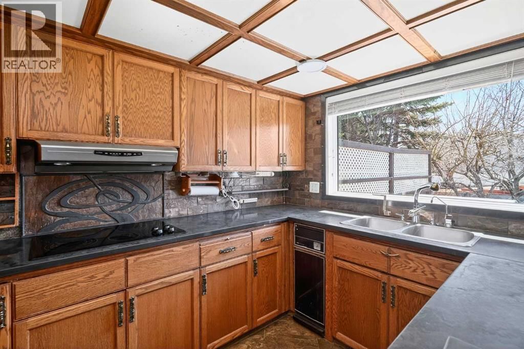 67 WOODSTOCK ROAD SOUTHWEST Image 11