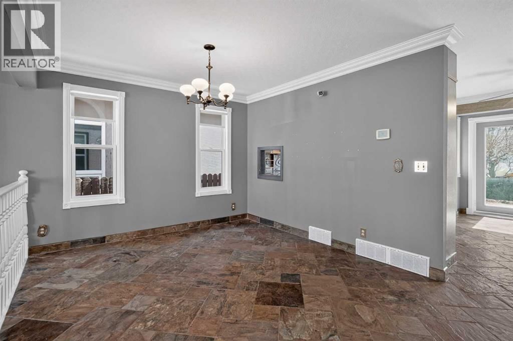 67 WOODSTOCK ROAD SOUTHWEST Image 7