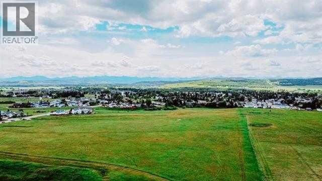 500 4 Avenue Southeast, Diamond Valley, Alberta T0L 1H0
