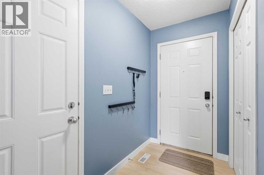 166 Everhollow Heights property photo