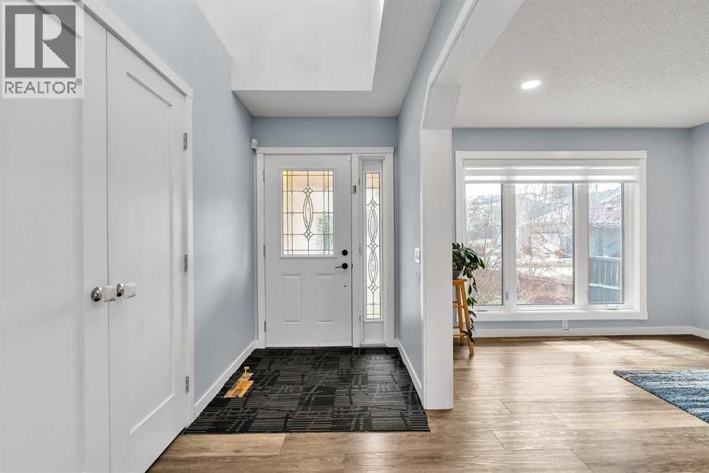 215 Edgevalley Mews property photo