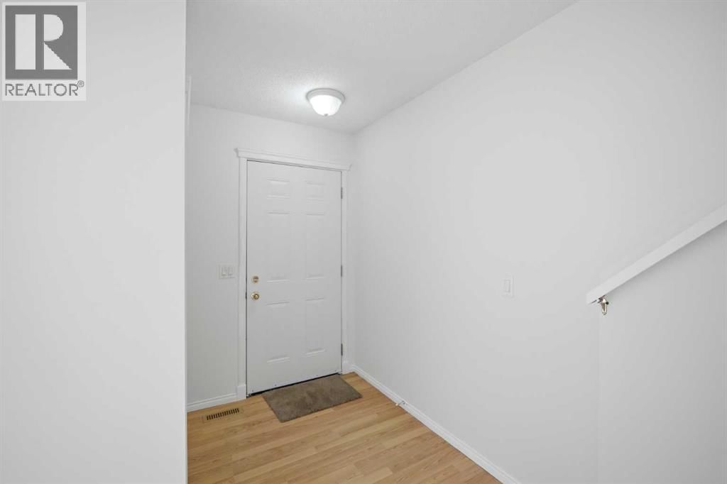 6016 Martingrove Road property photo