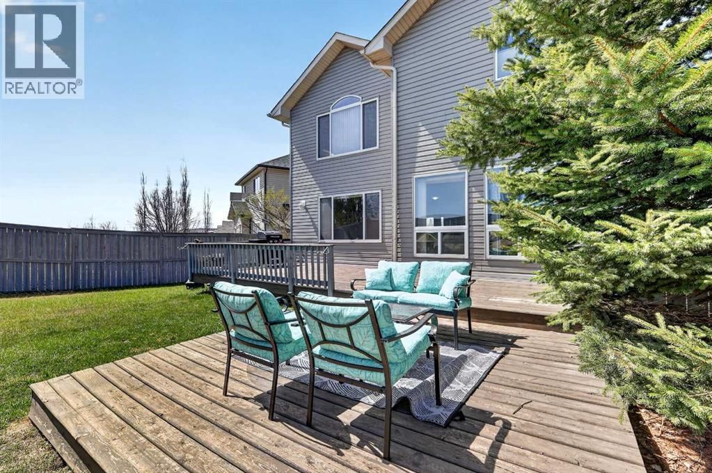 99 Evansmeade Crescent