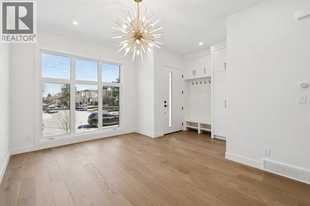 645 36 Street property photo