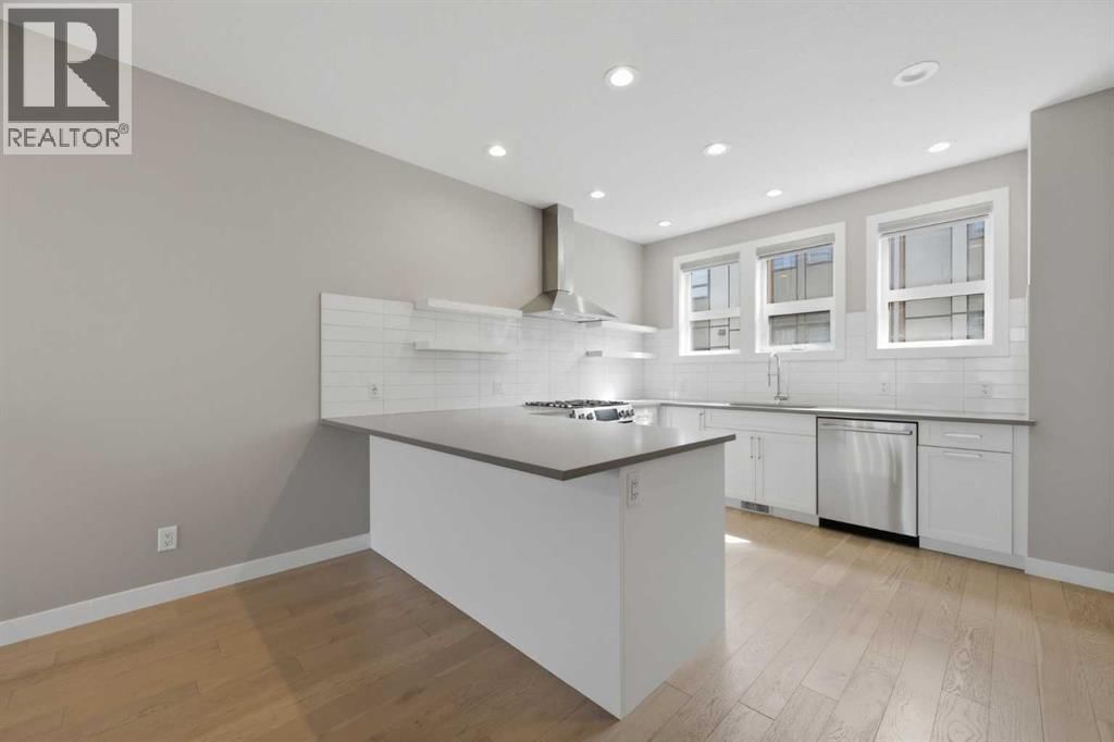 4065 32 Avenue property photo