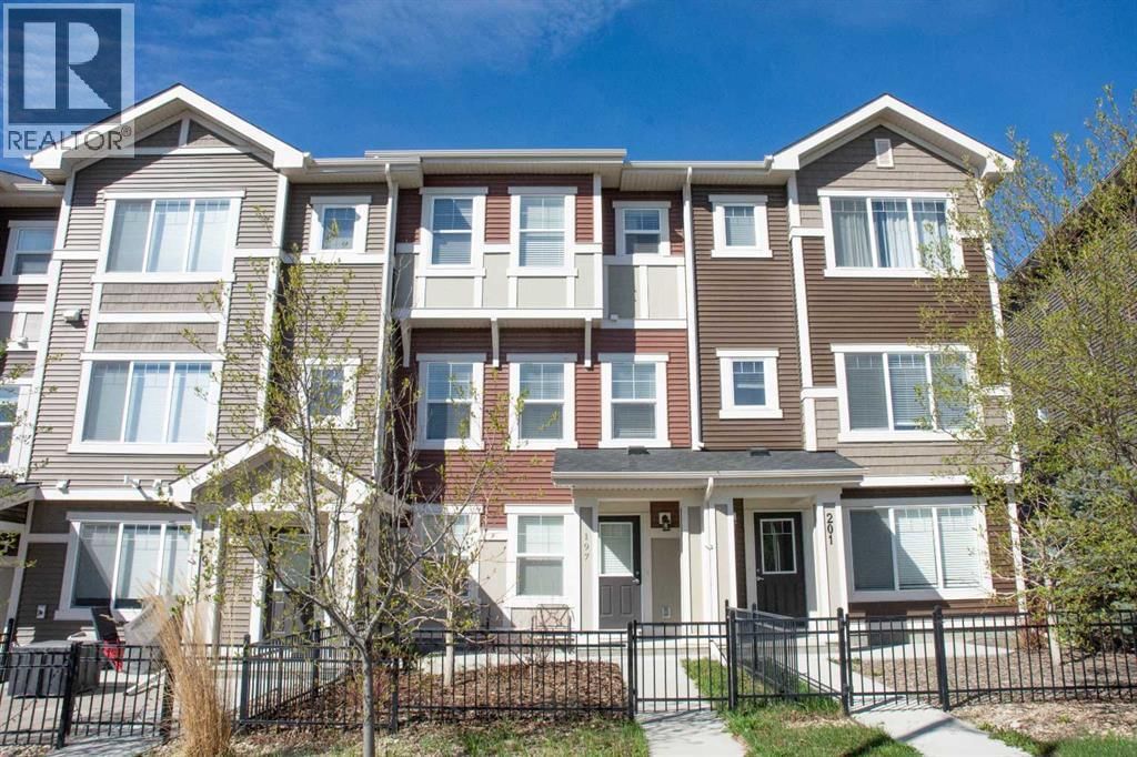 197 Sundown Road, Cochrane, Alberta T4C 2M6