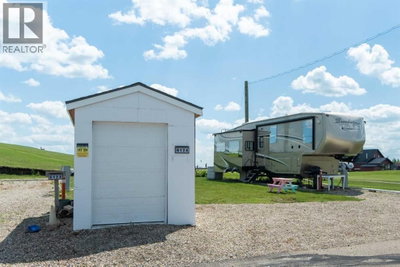 25054 South Pine Lake Road | Rural Red Deer County Alberta | Slide Image Two