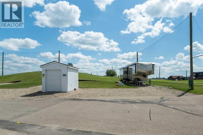 25054 South Pine Lake Road | Rural Red Deer County Alberta | Slide Image Three