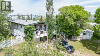 44 Lakeview Avenue | White Sands Alberta | Slide Image Two