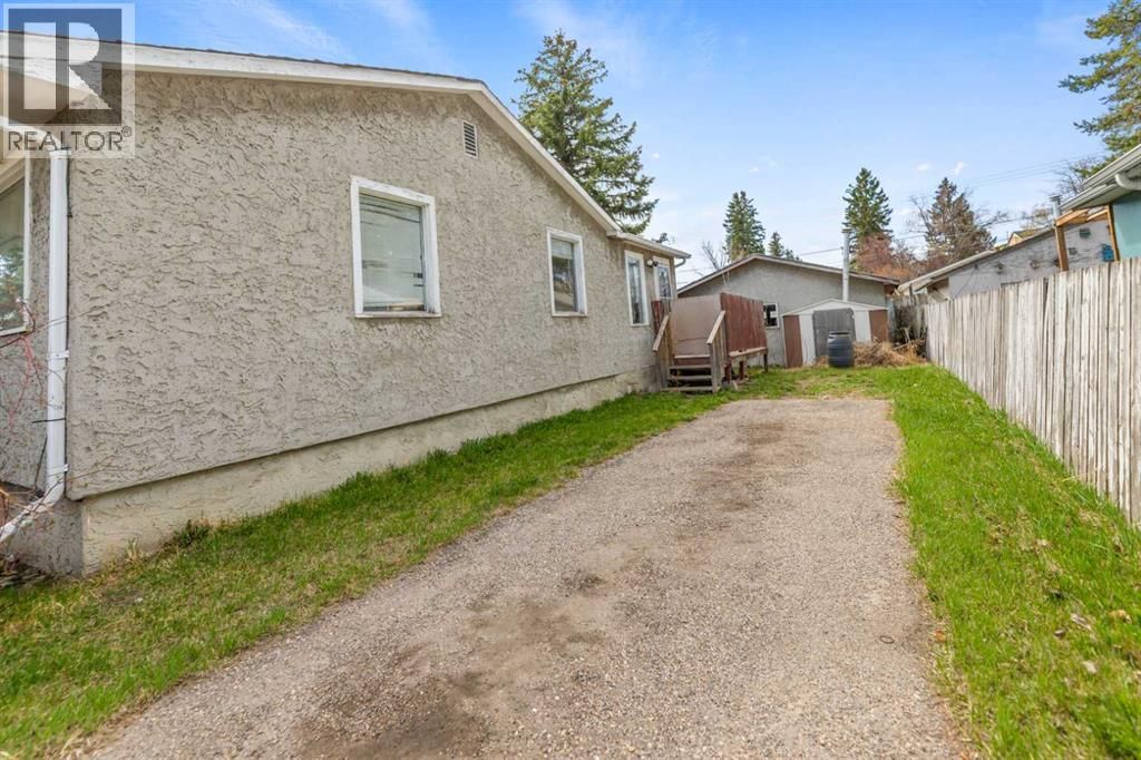 6435 34 Avenue property photo
