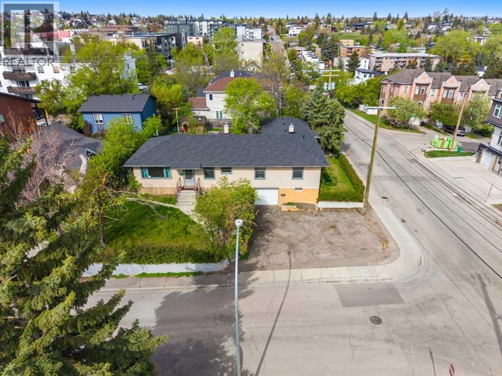 1607 25 Avenue property photo