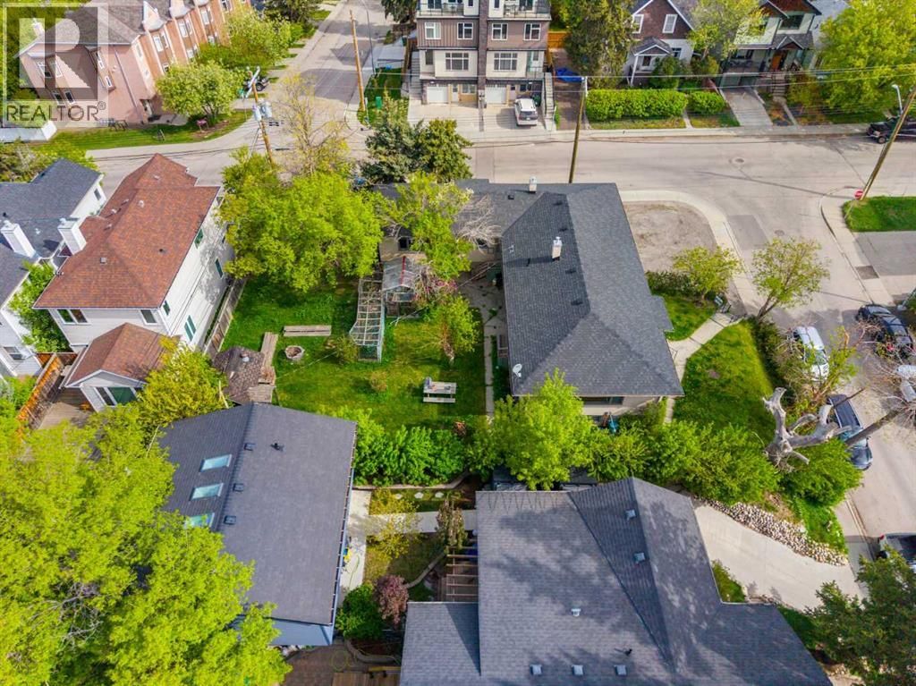 1607 25 Avenue property photo