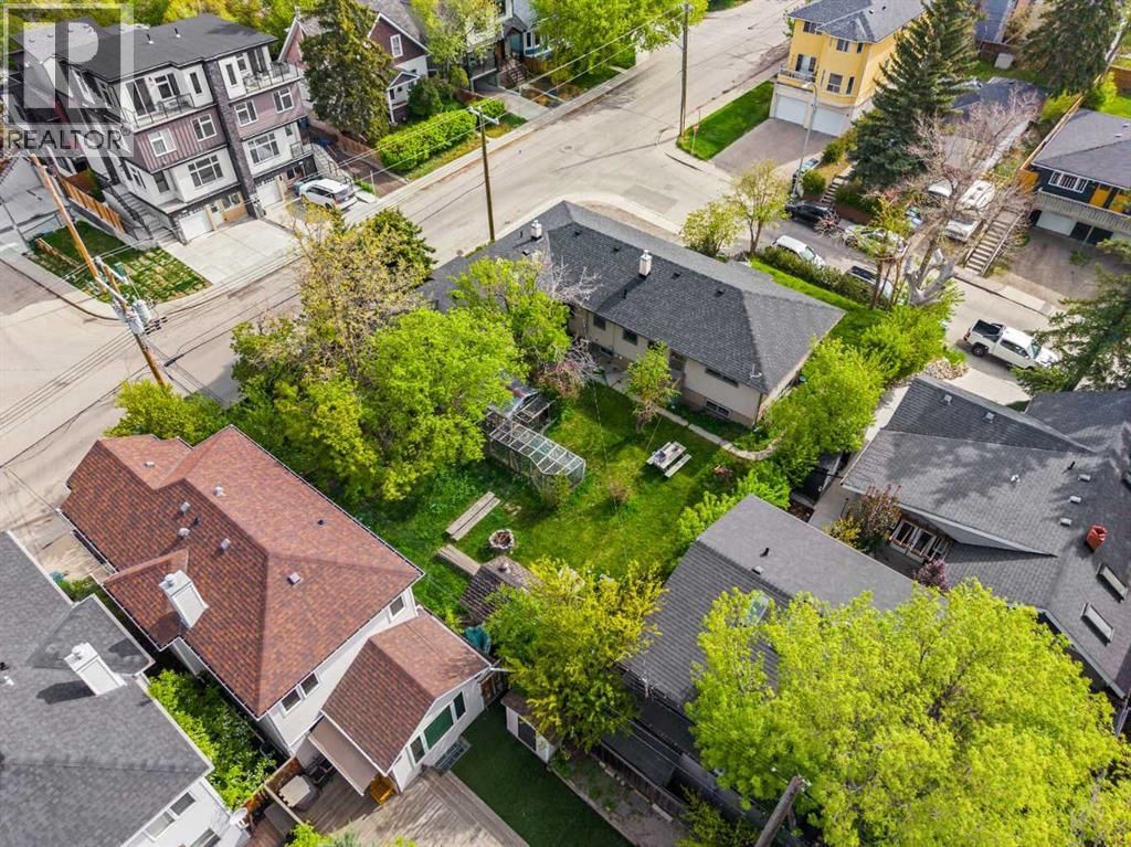 1607 25 Avenue property photo