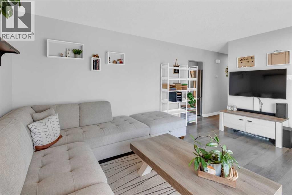 2231 39 Street property photo