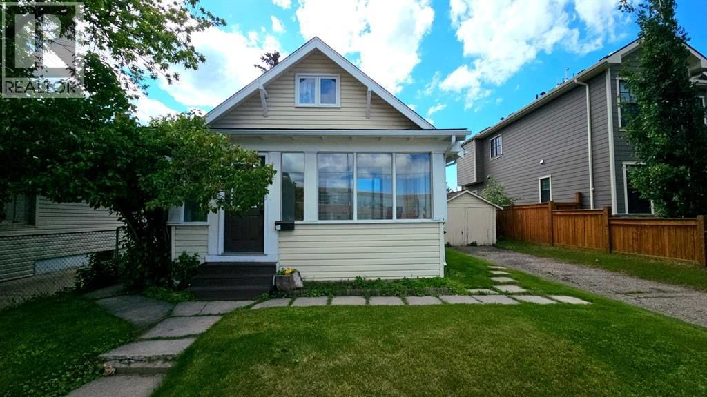 2115 10 Street property photo