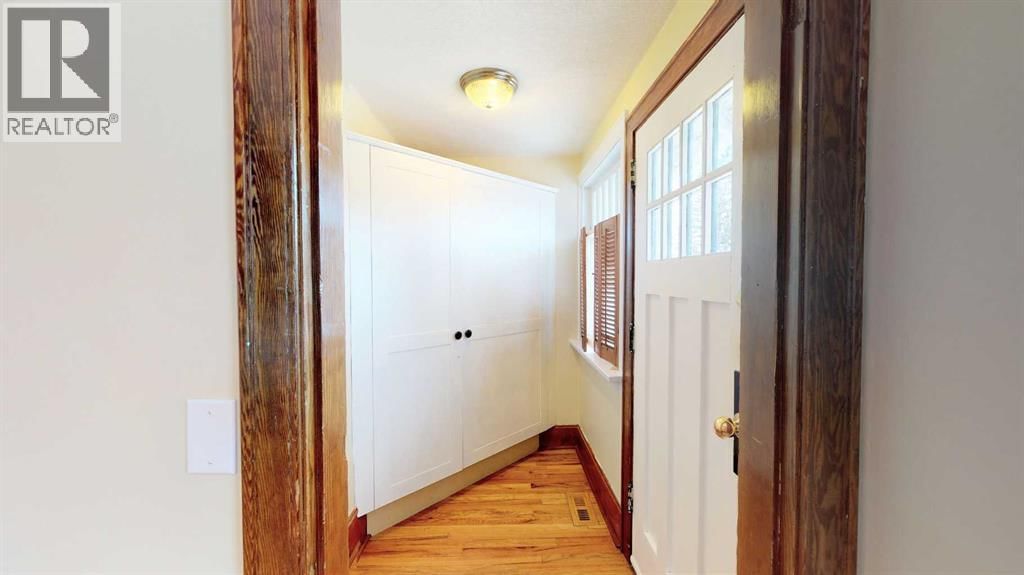 215 10 Avenue property photo