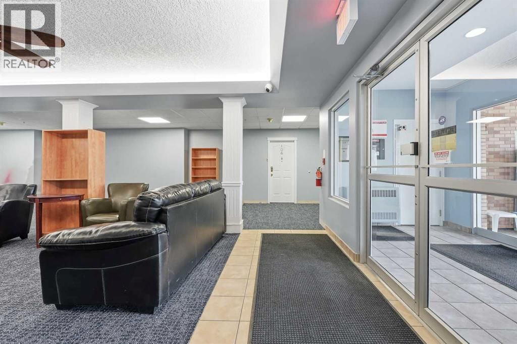 165 Manora Place property photo