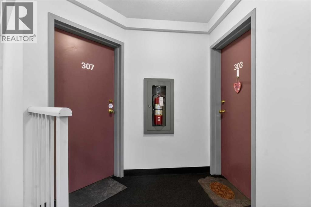 1715 35 Street property photo