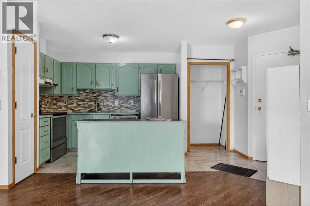 1715 35 Street property photo