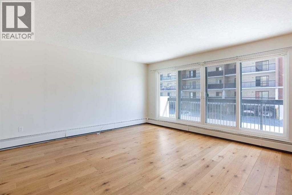 1033 15 Avenue property photo