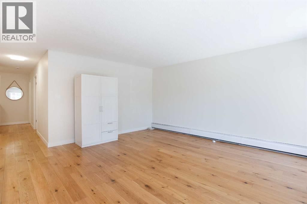 1033 15 Avenue property photo