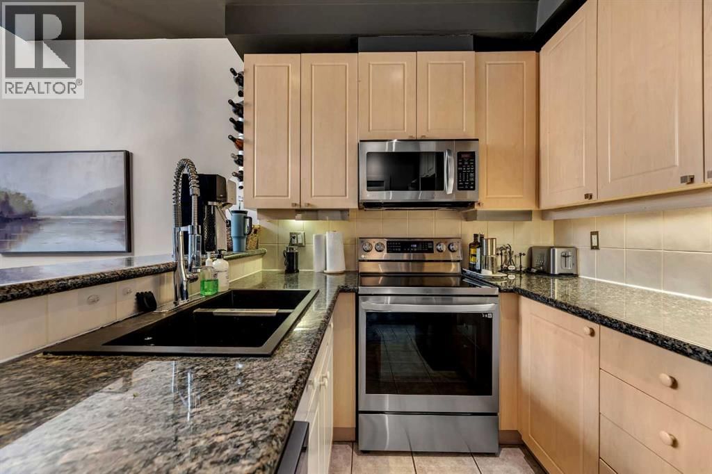 527 15 Avenue property photo