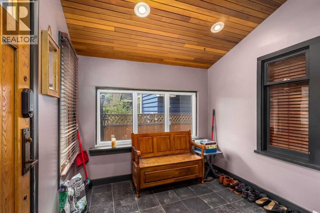 3035 4 Street property photo