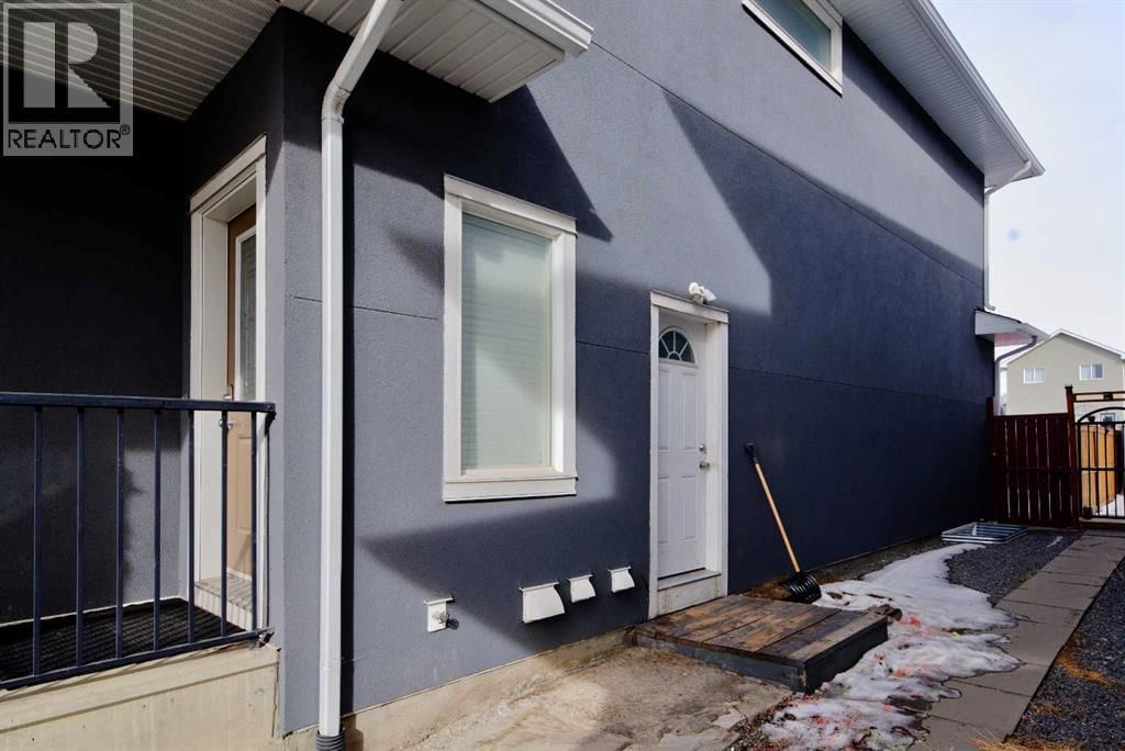 18 Redstone Manor property photo