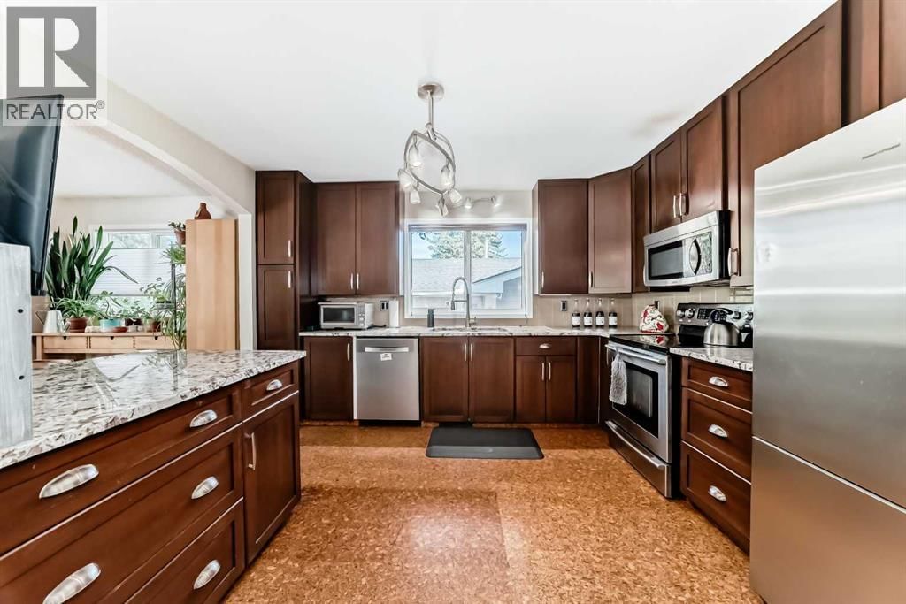 1319 104 Avenue property photo