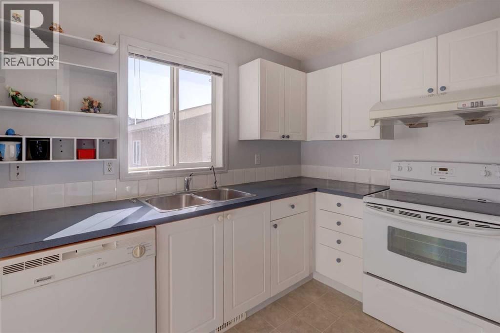 179 Saddlemead Green property photo