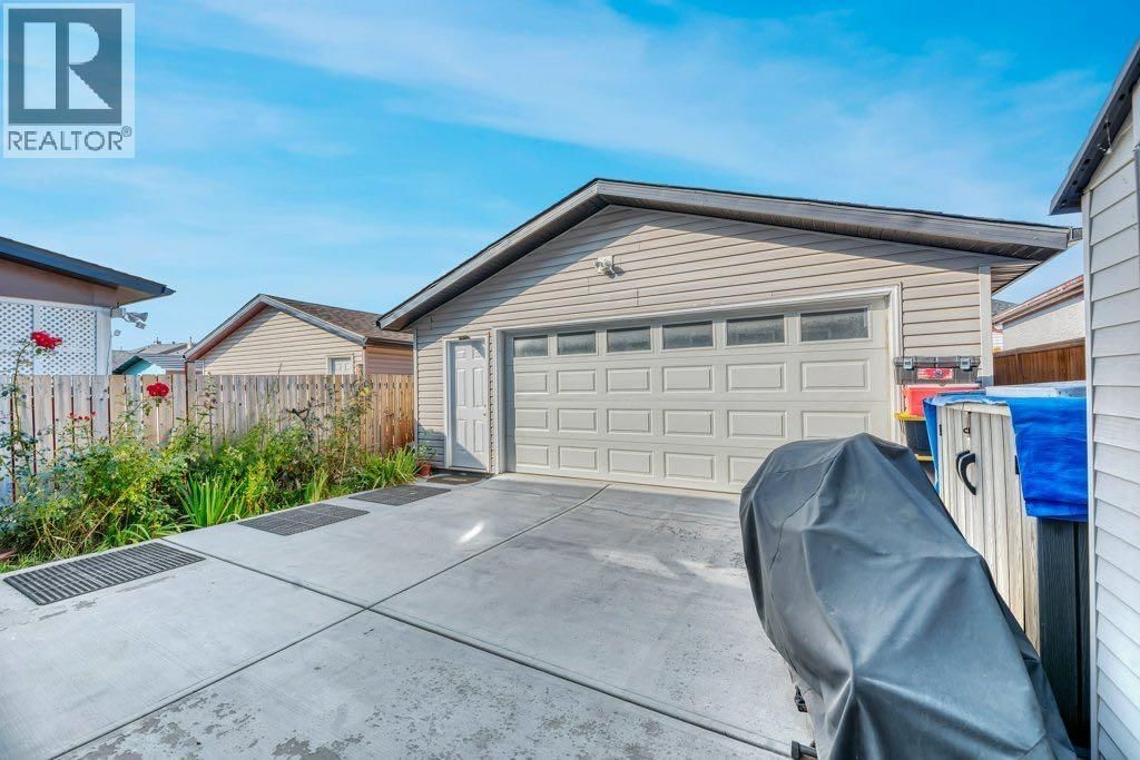 319 Saddlebrook Circle property photo