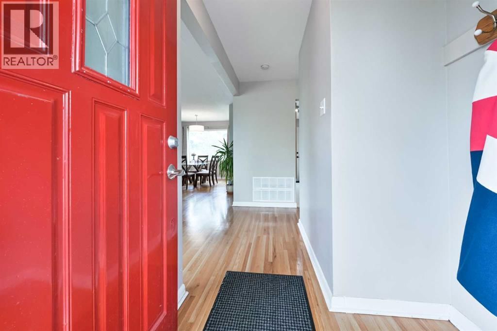 4027 19 Street property photo