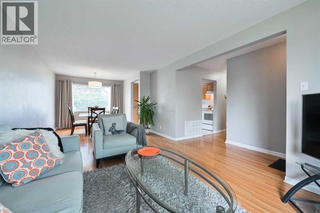 4027 19 Street property photo