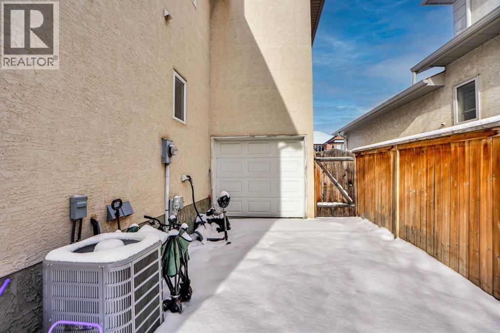 6 Strathridge Way property photo