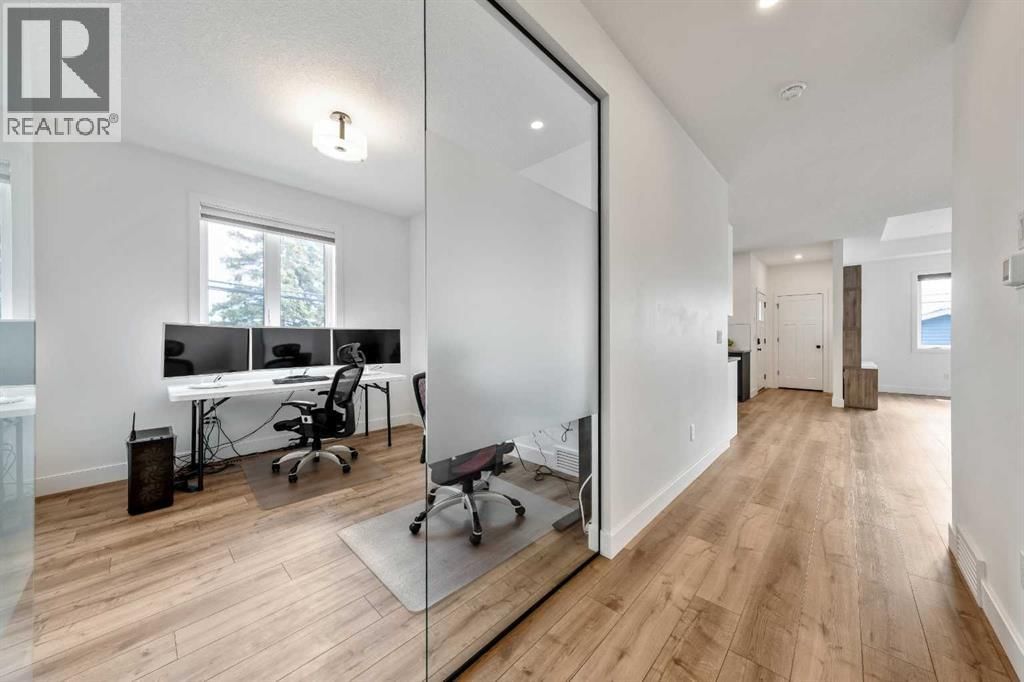 23 31 Avenue property photo