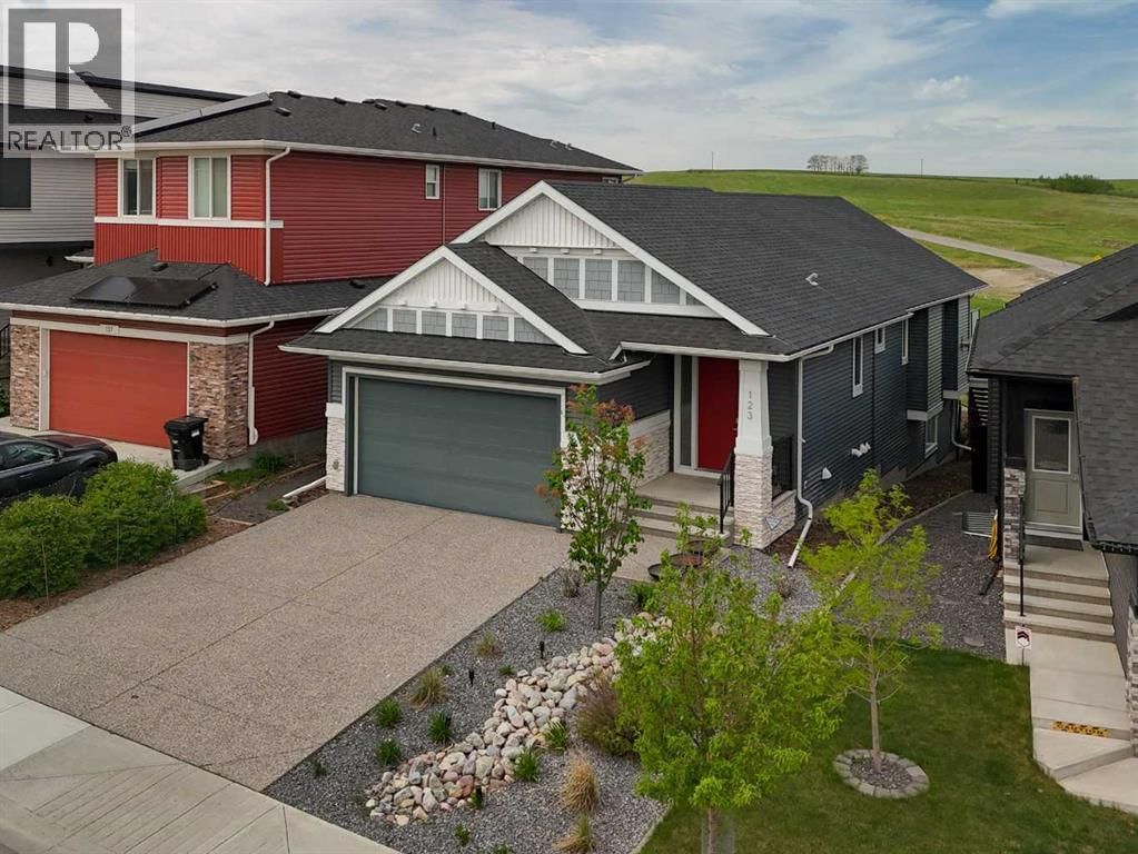 123 Crestridge Hill property photo