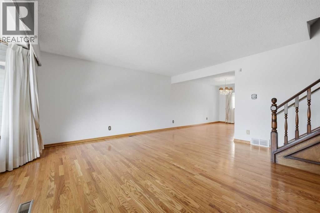 480 Berkley Crescent property photo