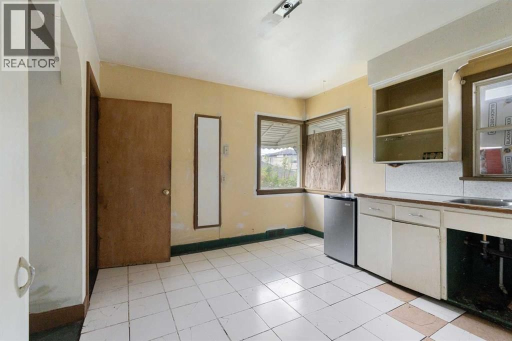 1228 Bantry Street property photo