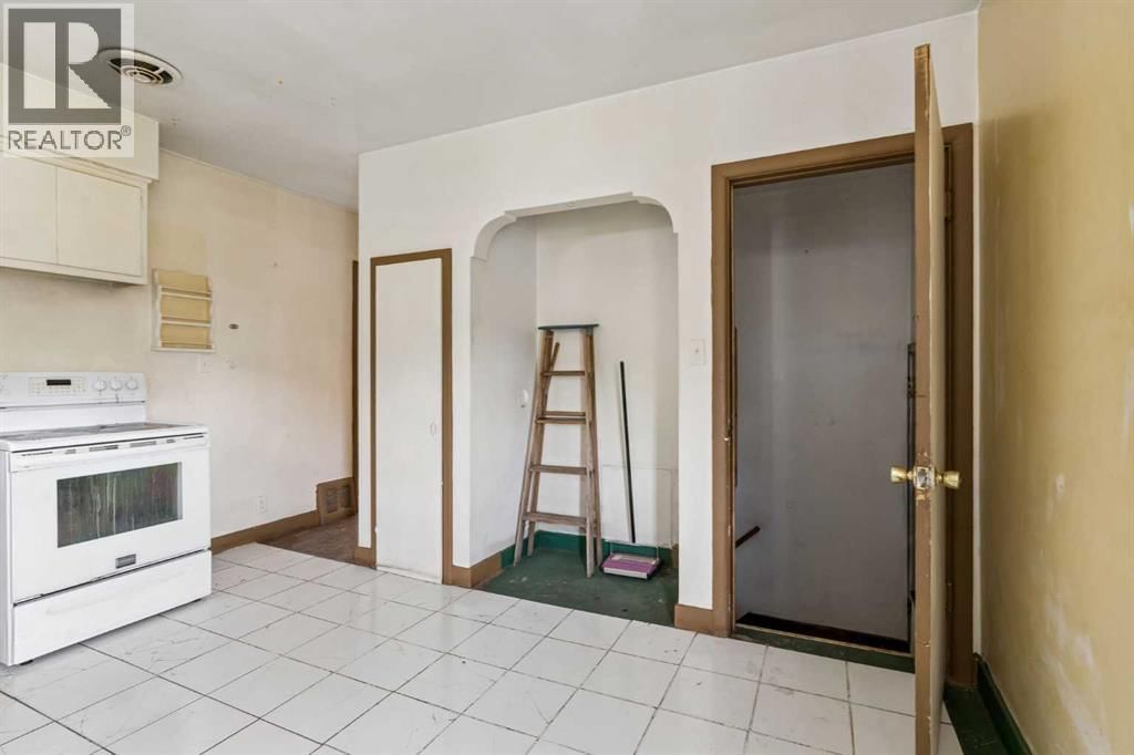 1228 Bantry Street property photo