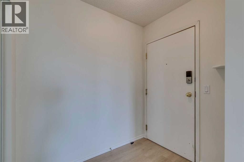 7301 Valleyview Park property photo