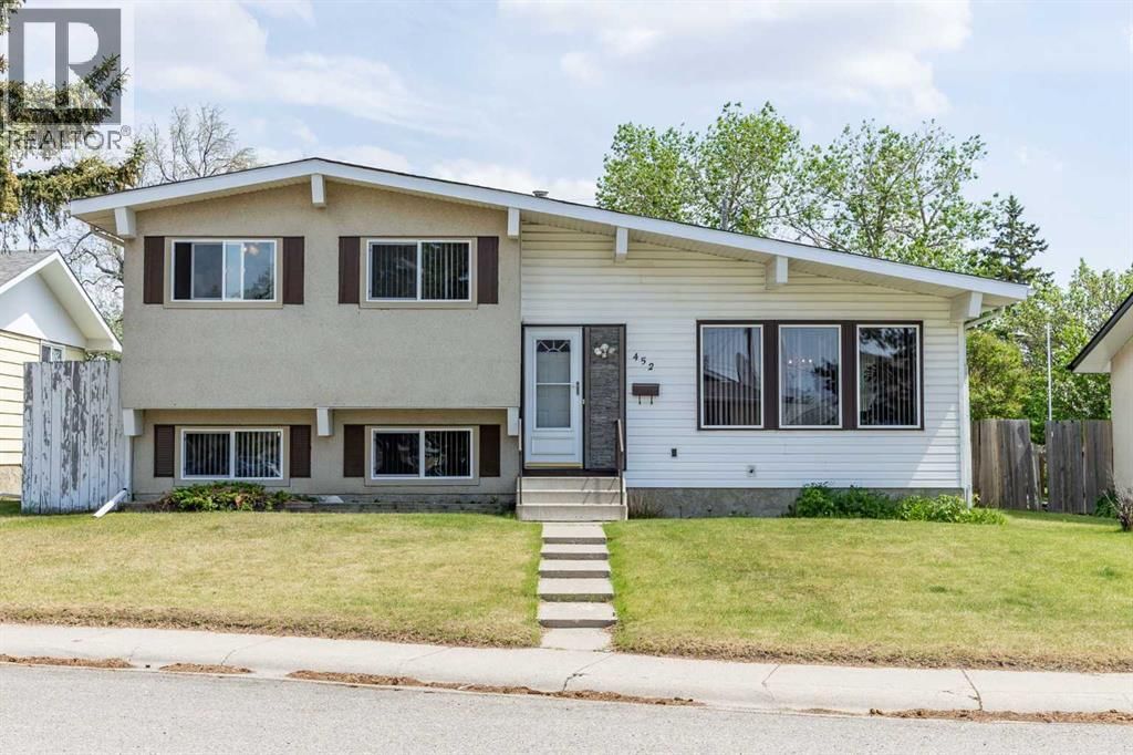 452 Manora Way property photo