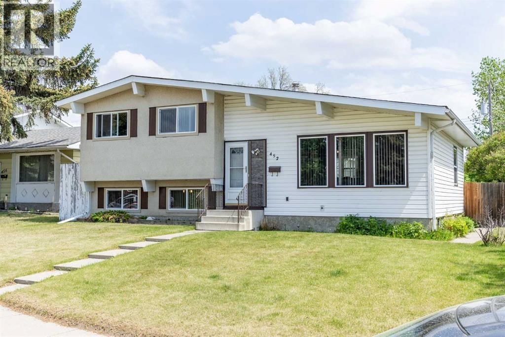 452 Manora Way property photo