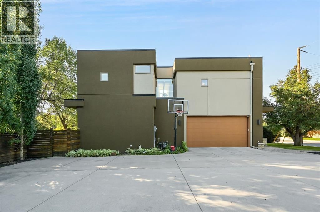3926 9 Street property photo